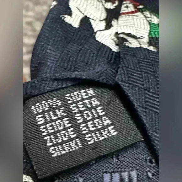 SOLD Vintage 1990’s Coca-Cola Polar Bear Christmas 100% Silk Men’s Neck Tie - Picture 3 of 8